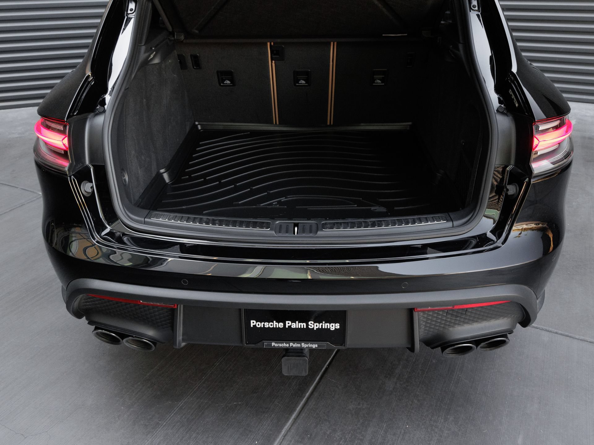 Certified 2026 Porsche Macan AWD/4WD image 26