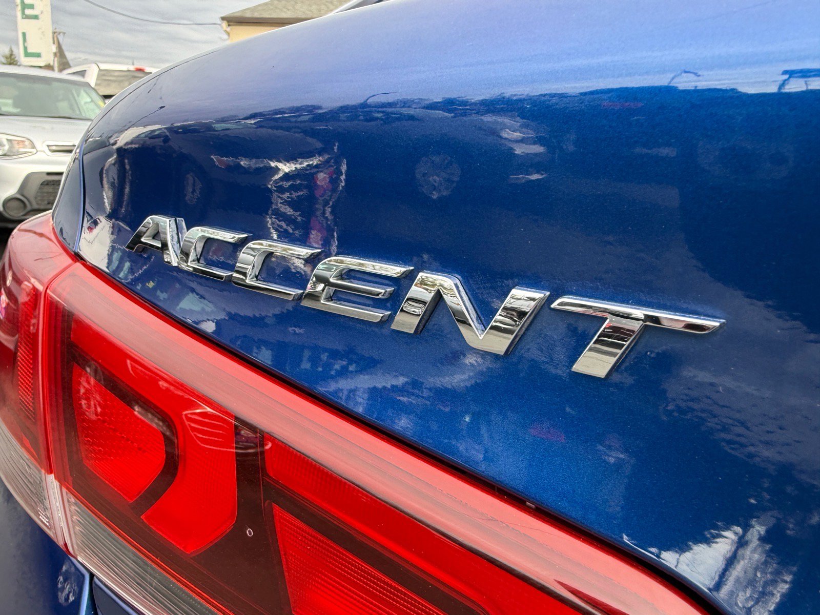 Used 2021 Hyundai Accent SE FWD image 5