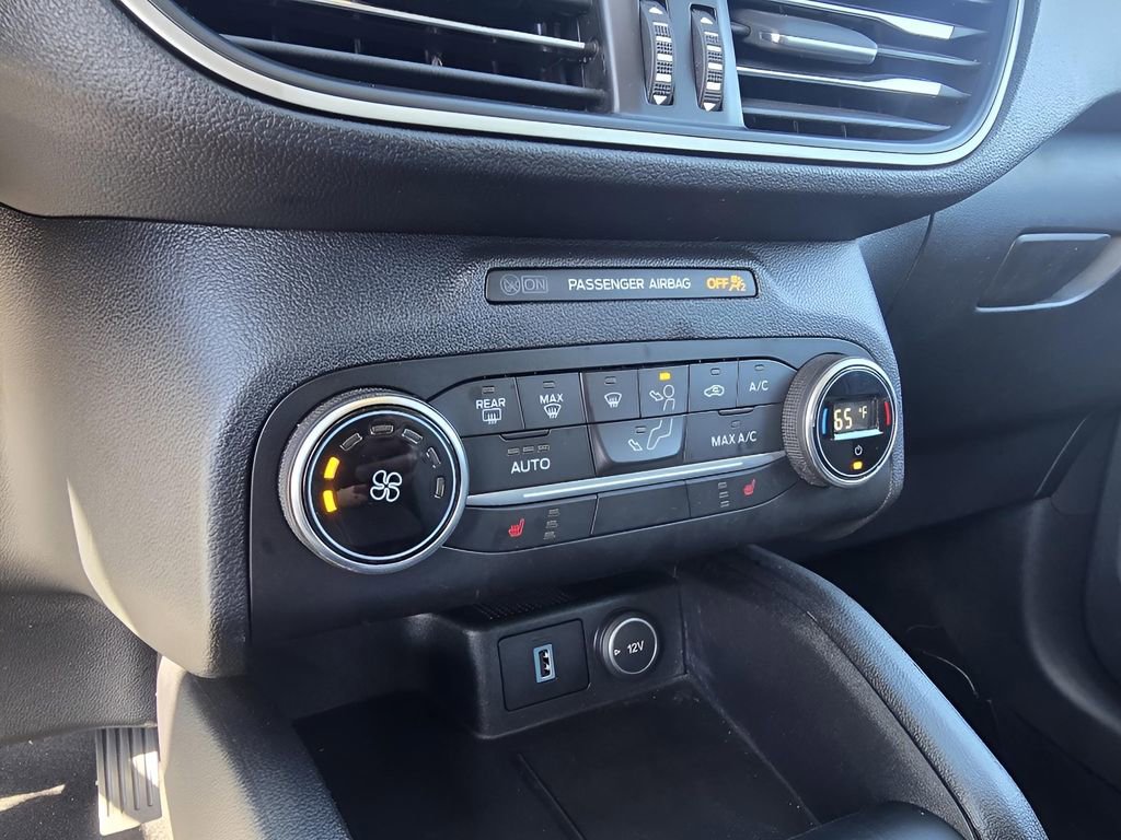 Used 2020 Ford Escape SE Sport image 21