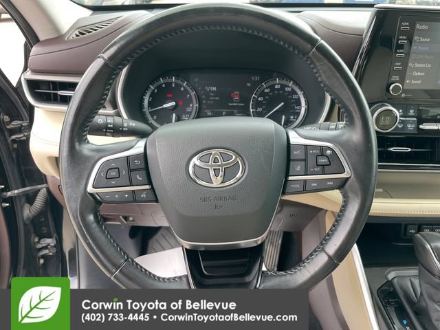 Used 2020 Toyota Highlander XLE AWD/4WD image 43