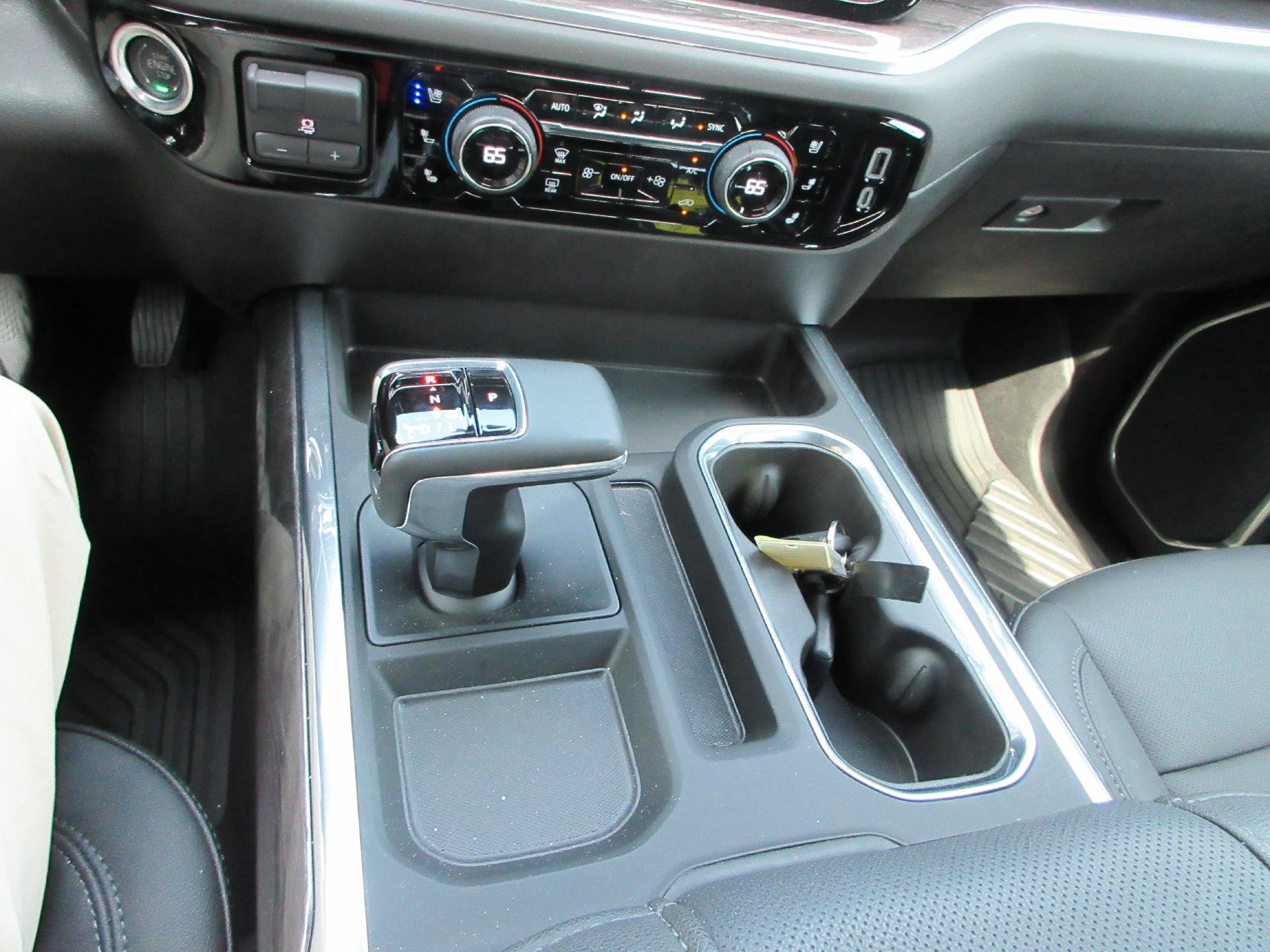 Certified 2025 Chevrolet Silverado 1500 LTZ w/ LTZ Premium Package AWD/4WD image 24