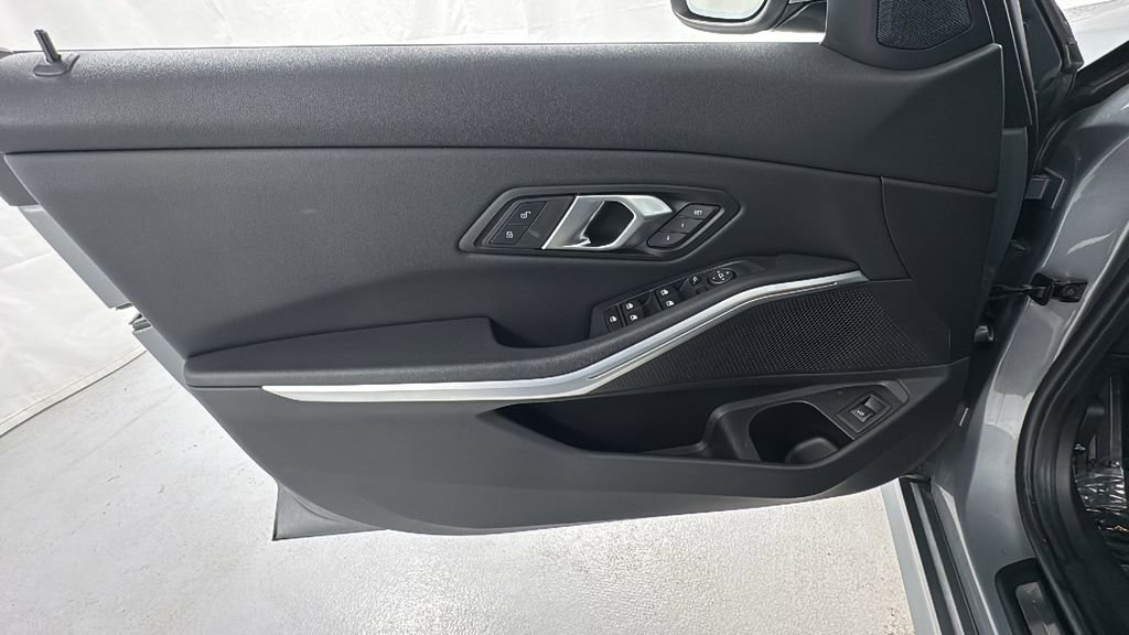 Used 2025 BMW 330i xDrive Sedan image 16