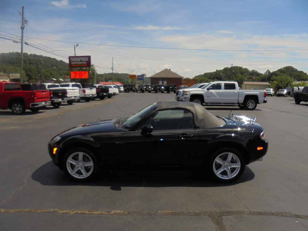 Used 2006 MAZDA MX-5 Miata Touring RWD image 1