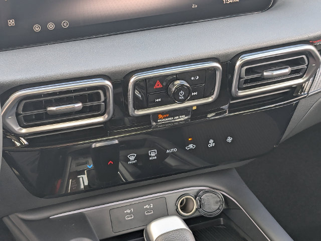 New 2027 Nissan Sentra SR w/ Floor Mat Package FWD image 16