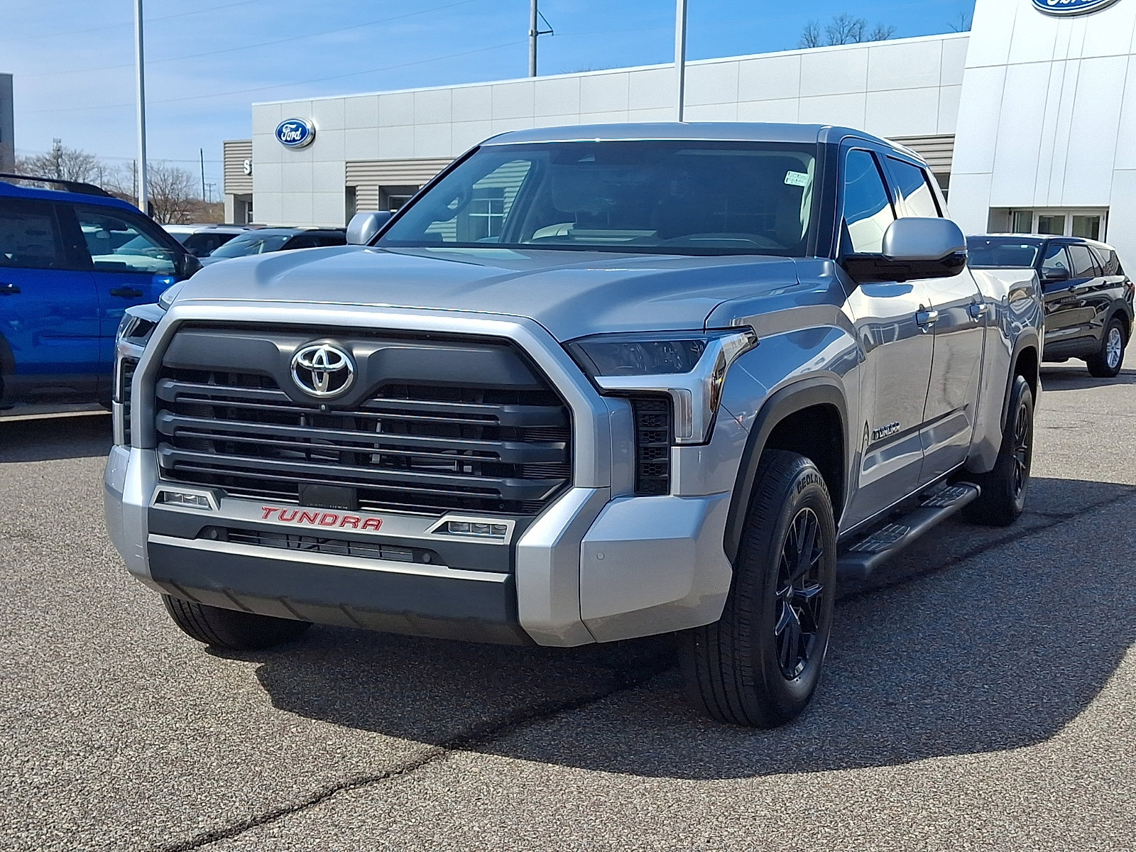 Used 2023 Toyota Tundra SR5 w/ SR5 Premium Package image 4