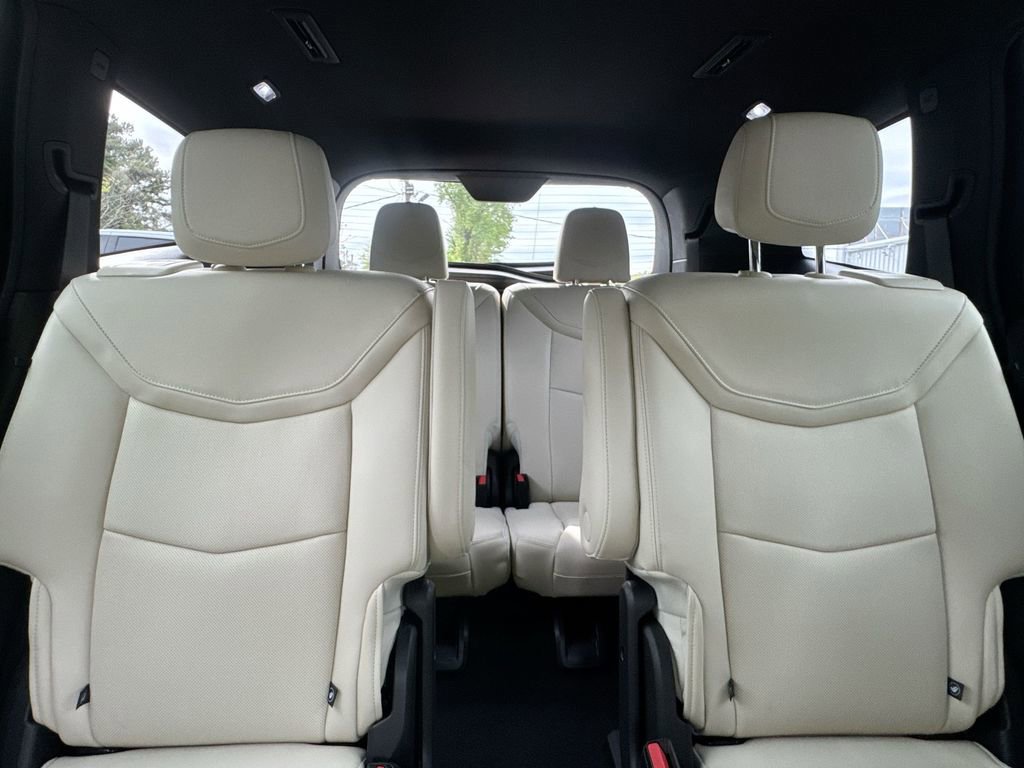 Used 2025 Cadillac XT6 Sport w/ Technology Package image 34