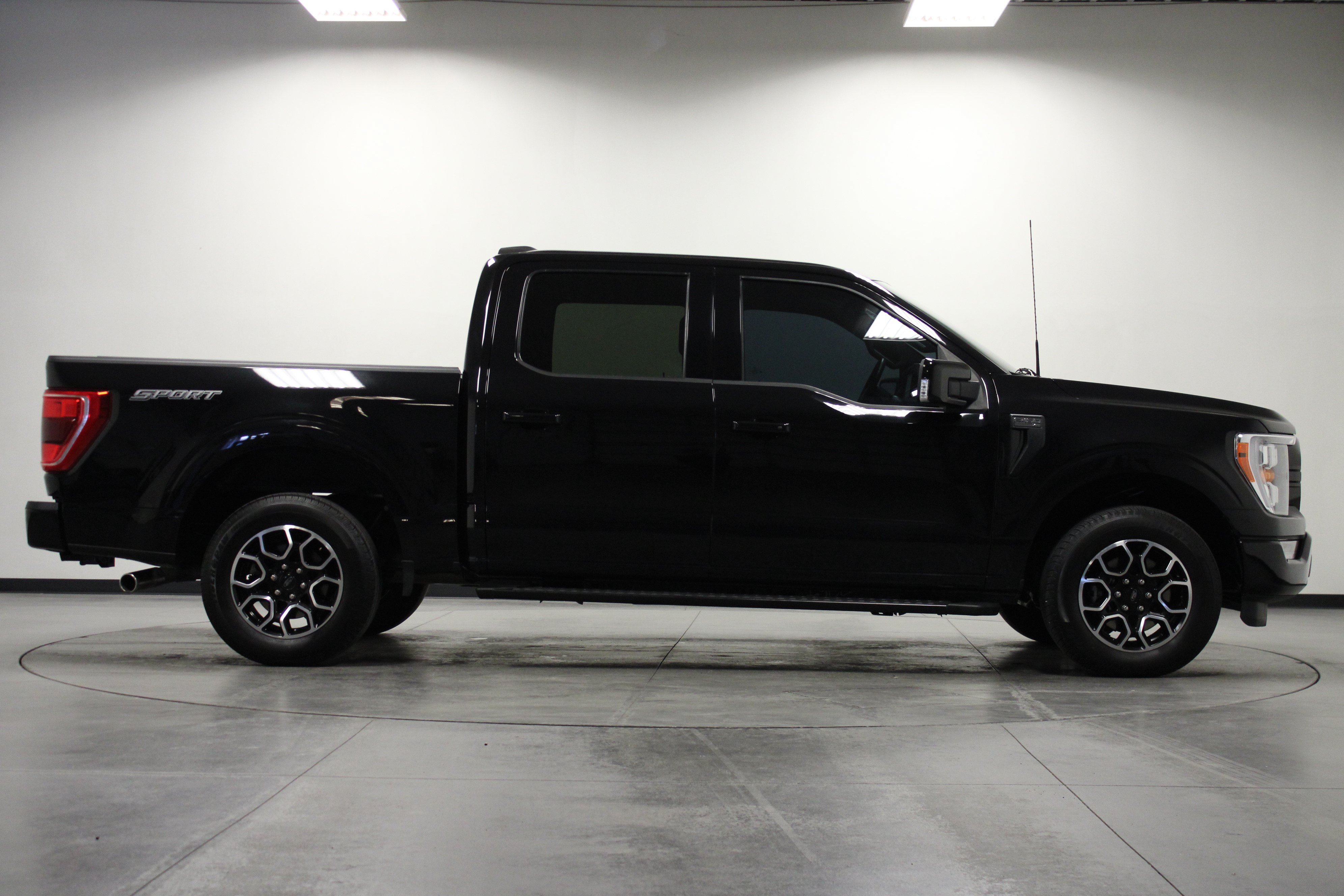 Used 2023 Ford F150 XLT w/ Equipment Group 302A High RWD image 3