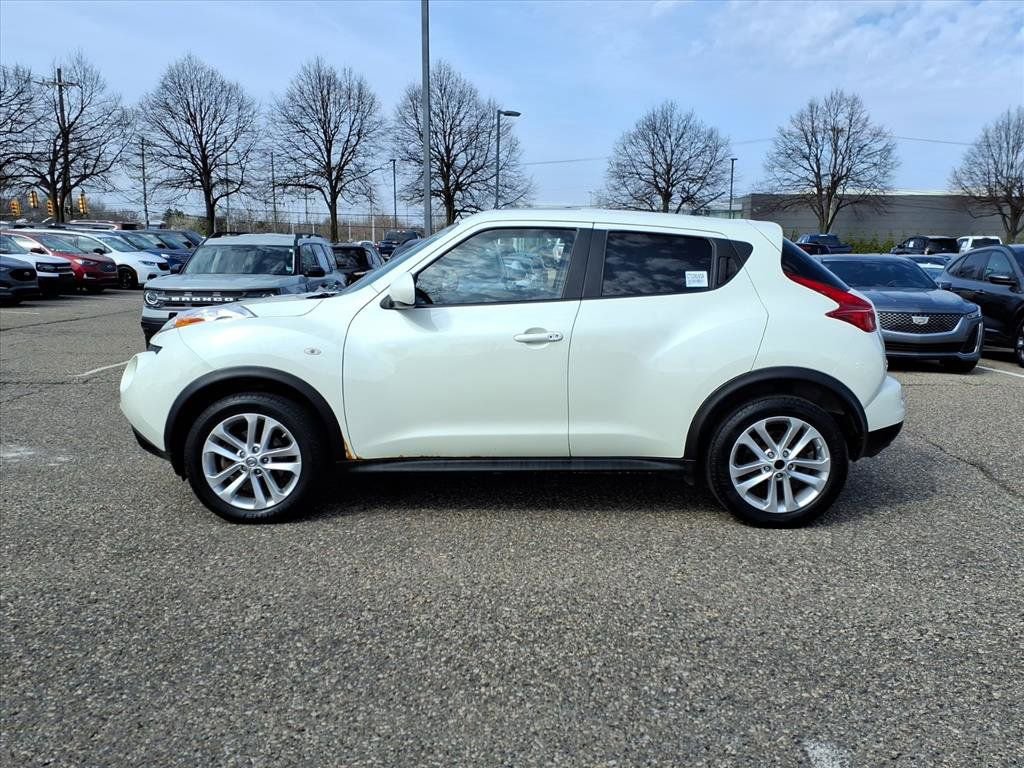 Used 2012 Nissan Juke SV image 2
