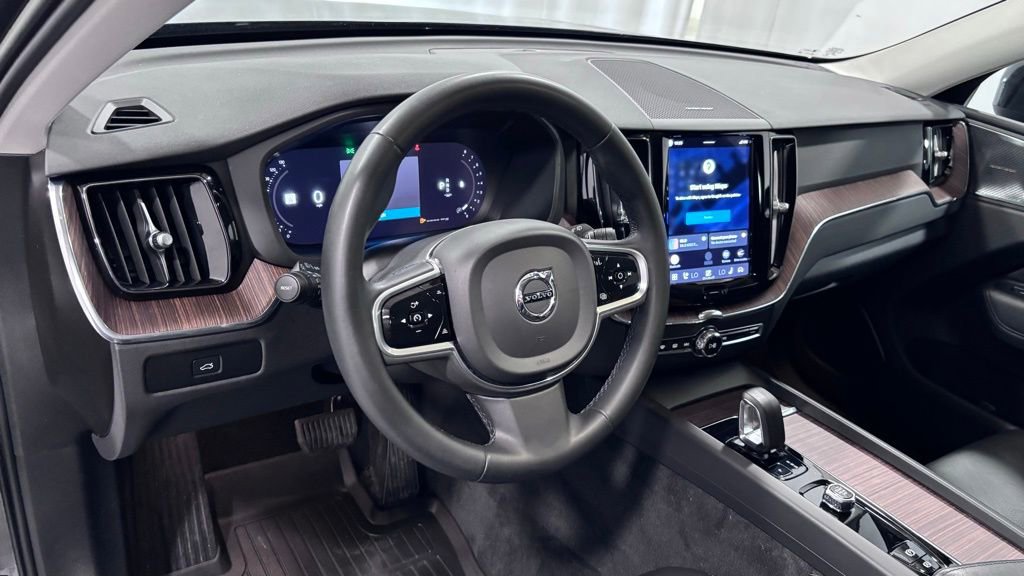 Certified 2023 Volvo XC60 B5 Plus w/ Climate Package AWD/4WD image 10