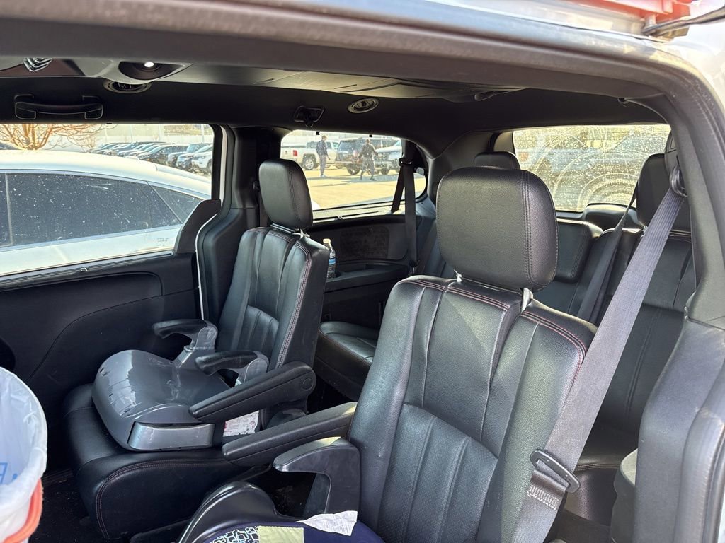 Used 2017 Dodge Grand Caravan GT image 13