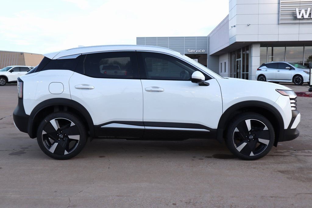 New 2025 Nissan Kicks SR image 5