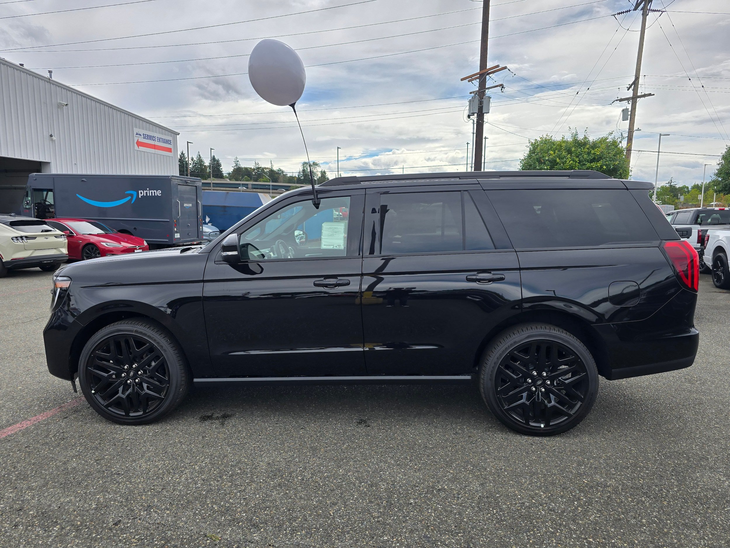 New 2027 Ford Expedition Platinum w/ Stealth Performance Package AWD/4WD image 8