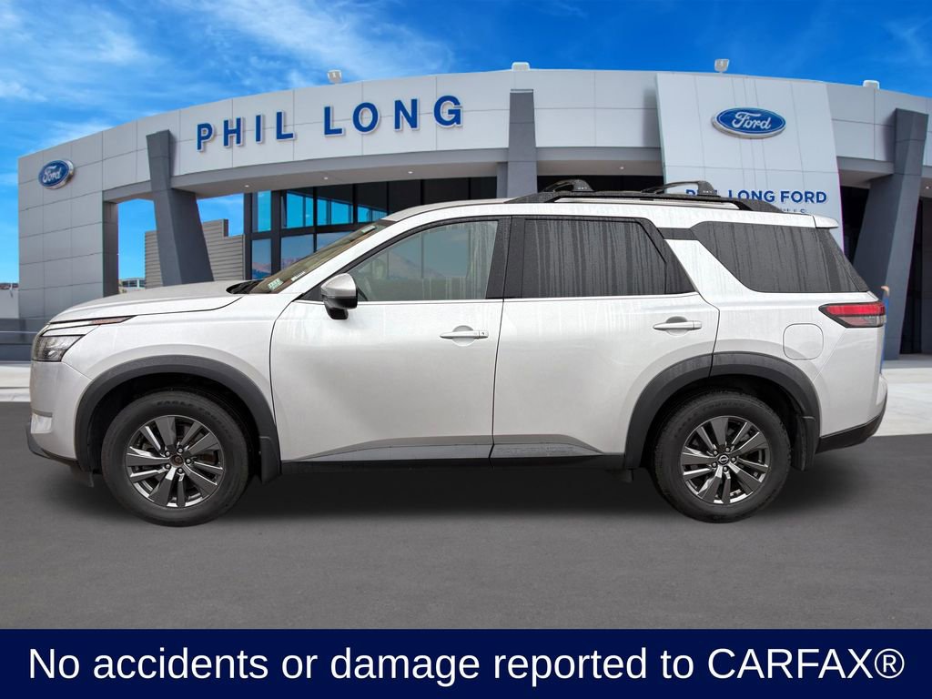Used 2023 Nissan Pathfinder SV AWD/4WD image 2