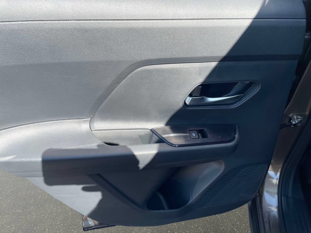 New 2027 Nissan Kicks SR w/ Cold Weather Package FWD image 15