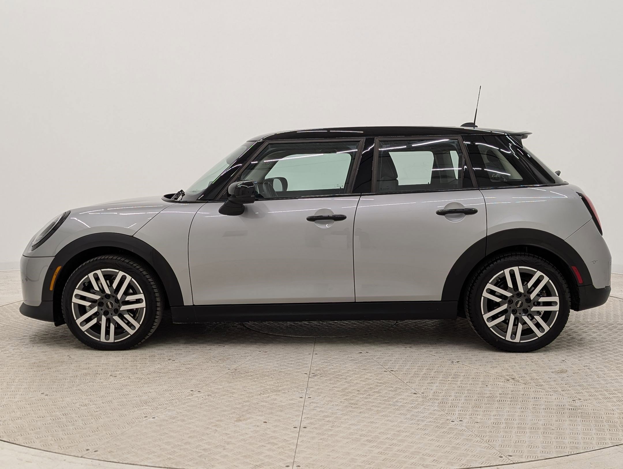 Used 2025 MINI Cooper S image 2