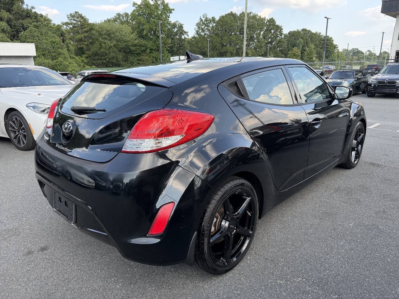 Used 2016 Hyundai Veloster w/ Option Group 02 FWD image 4