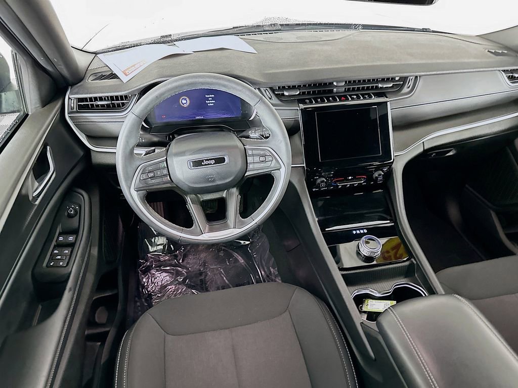 Certified 2025 Jeep Grand Cherokee L Laredo w/ Trailer Tow Package image 24