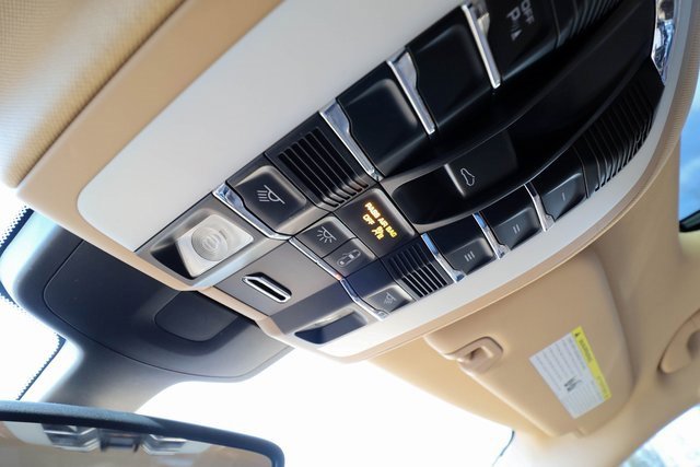 Used 2012 Porsche Panamera 4 image 7