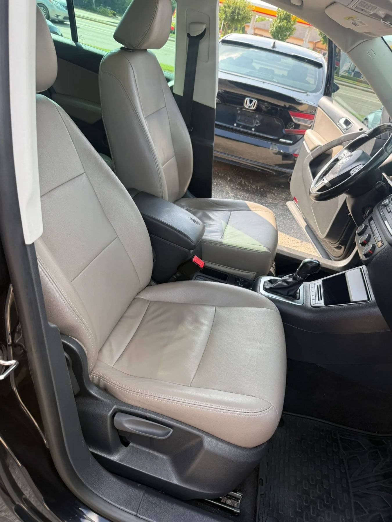 Used 2013 Volkswagen Tiguan S FWD image 23