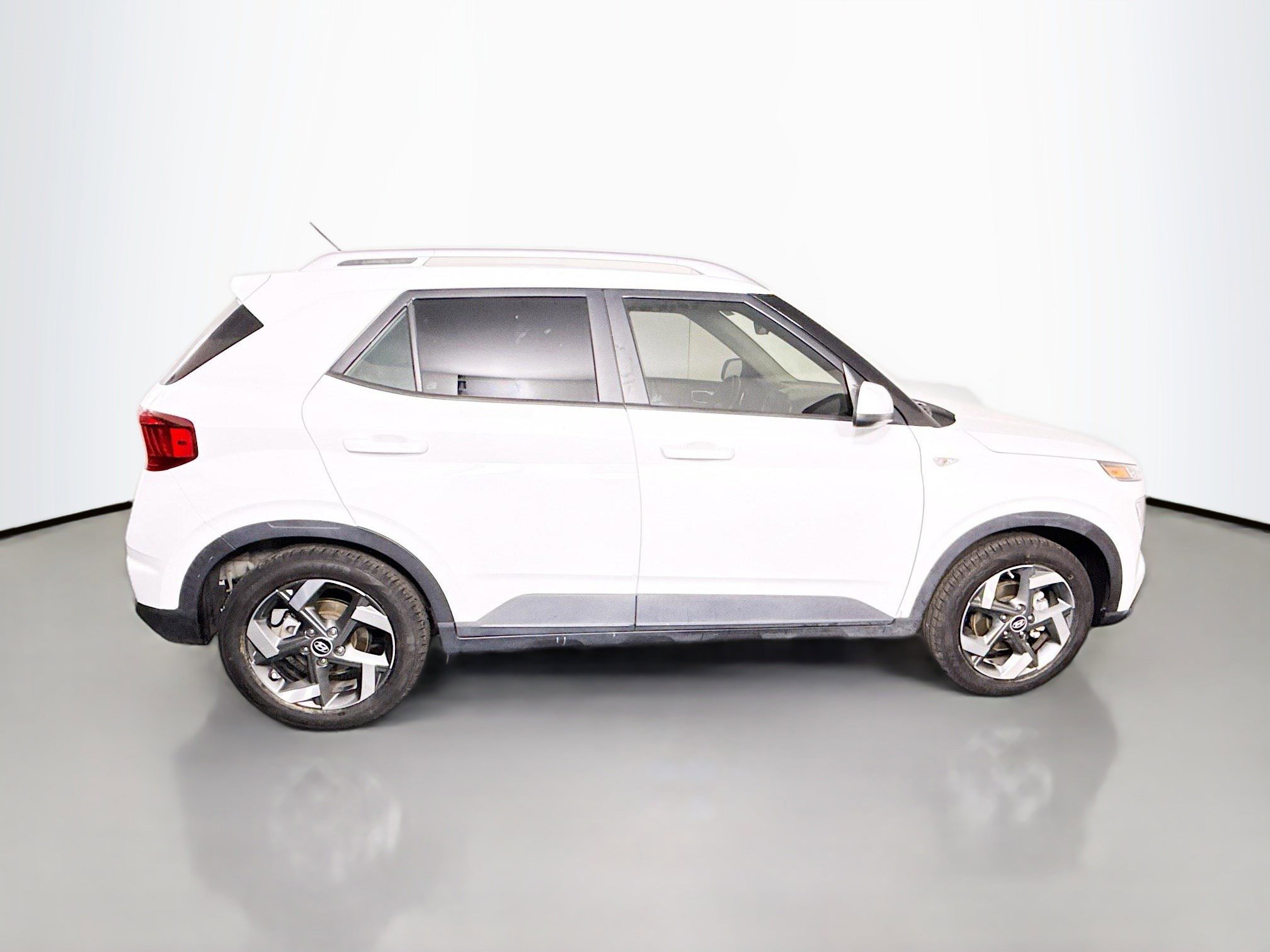 Used 2023 Hyundai Venue SEL w/ Cargo Package image 11