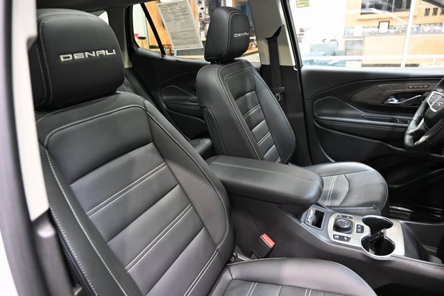 Used 2024 GMC Terrain Denali w/ Denali Premium Package image 8