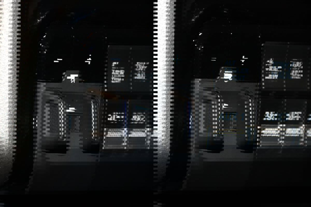 Used 2024 RAM 3500 Laramie image 28