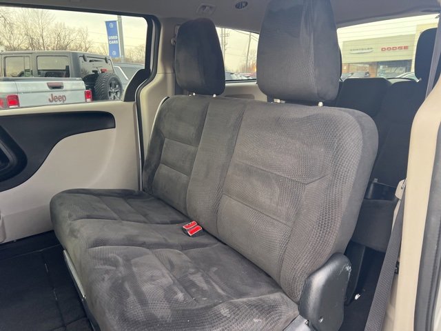Used 2017 Dodge Grand Caravan SE image 19