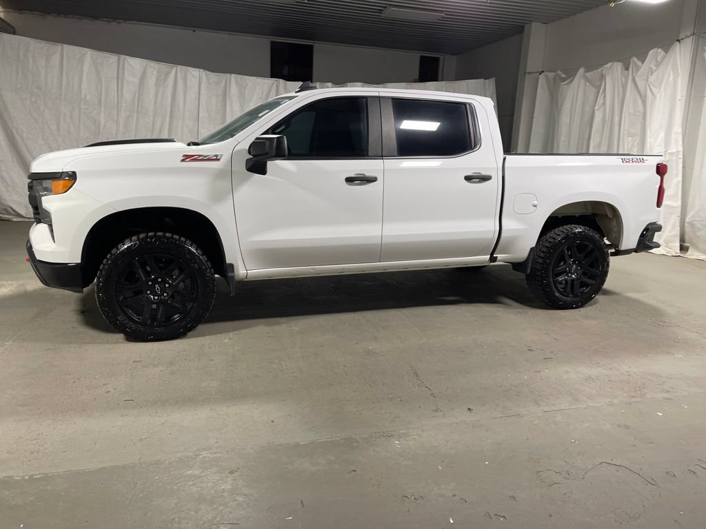 Used 2023 Chevrolet Silverado 1500 Custom Trail Boss AWD/4WD image 4