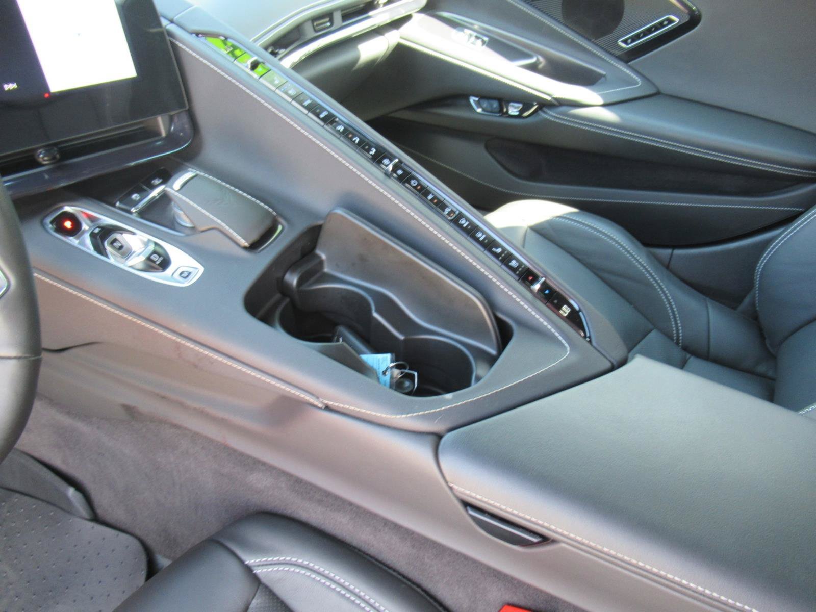 Used 2024 Chevrolet Corvette Stingray Preferred Cpe w/ Stealth Interior Trim Package RWD image 17
