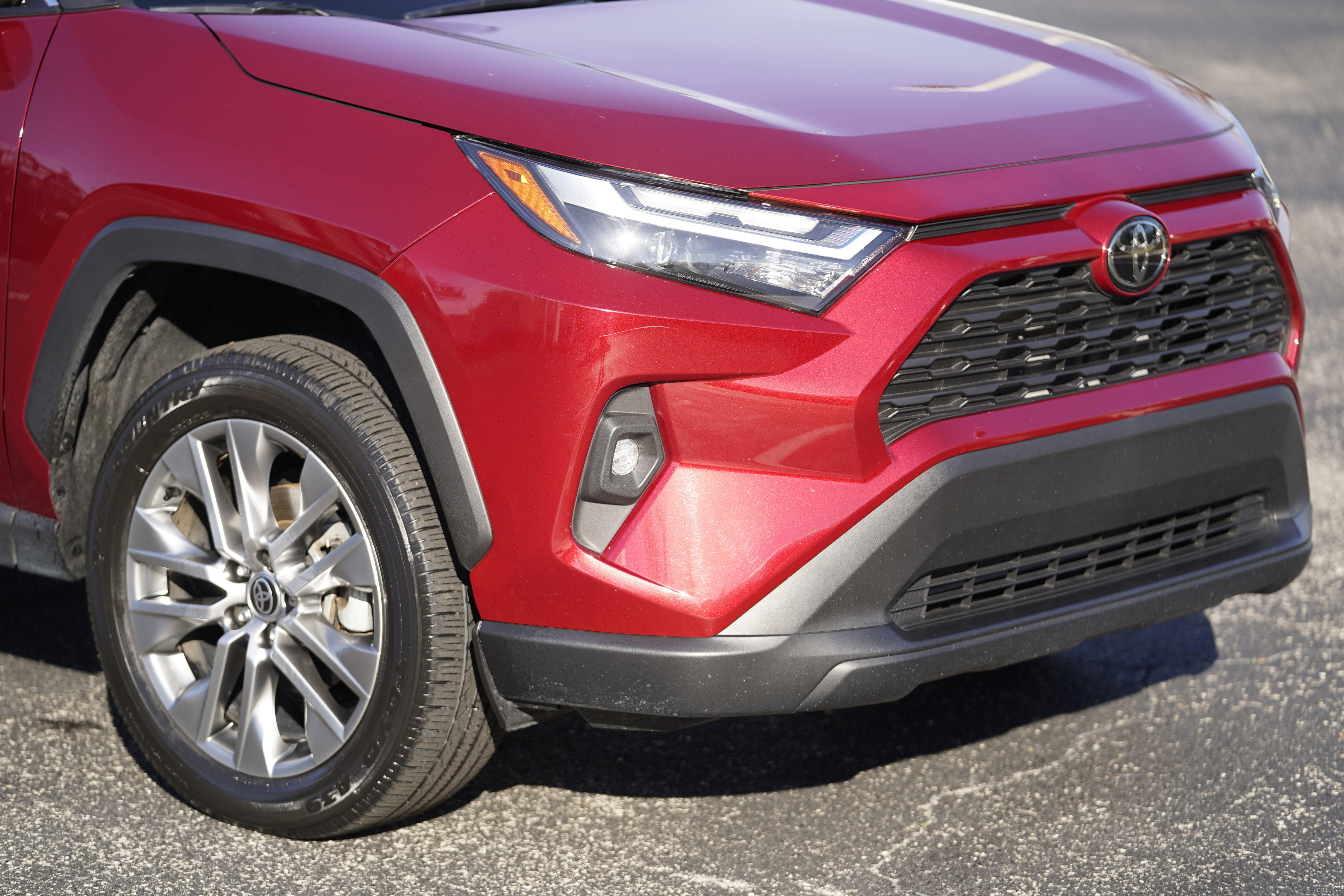 Used 2022 Toyota RAV4 XLE Premium image 43