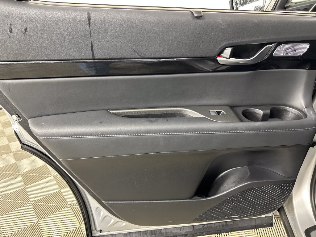 Used 2022 Hyundai Palisade Limited w/ Cargo Package FWD image 15