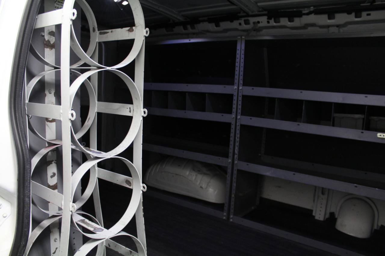 Used 2017 Chevrolet Express 2500 RWD image 20