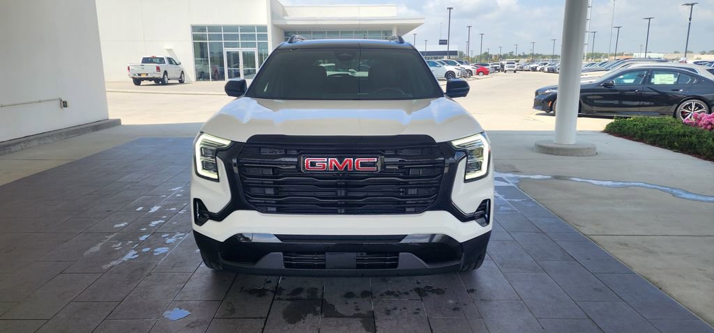 Used 2025 GMC Terrain Elevation w/ Elevation Premium Package image 3