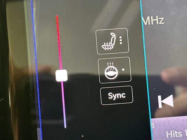 Used 2022 Jeep Grand Cherokee L Limited w/ Black Appearance Package image 19