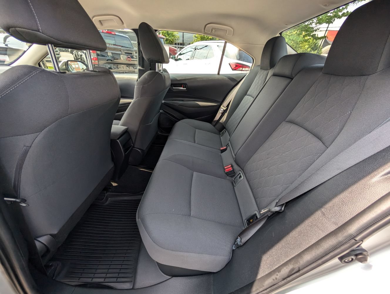 Used 2020 Toyota Corolla LE FWD image 17