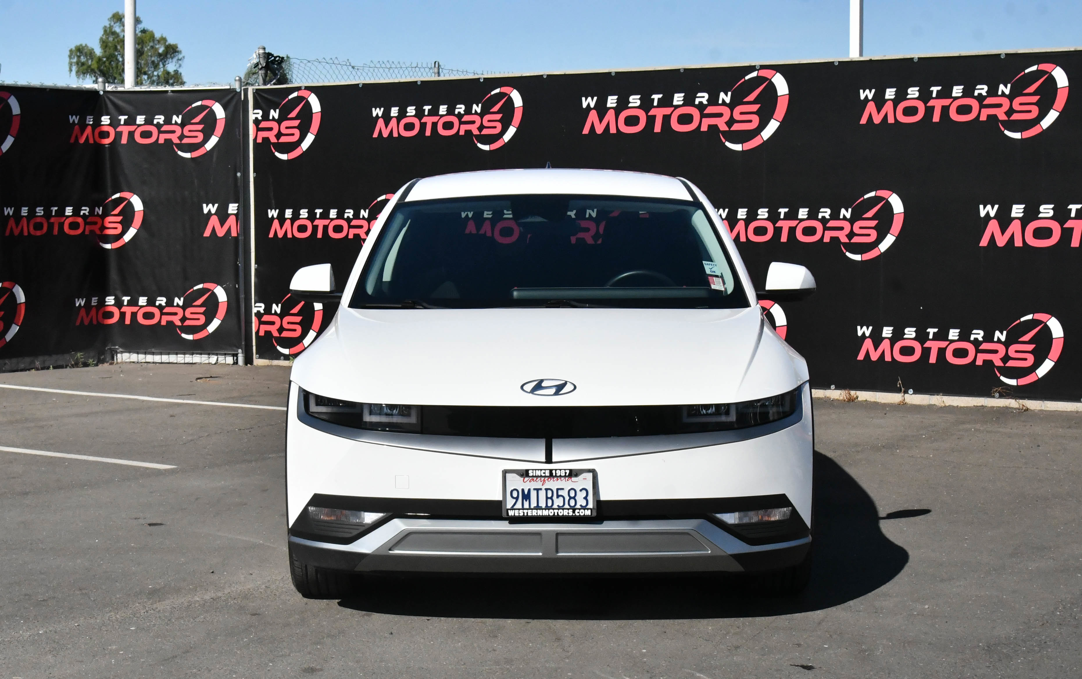 Used 2024 Hyundai Ioniq 5 SE image 2