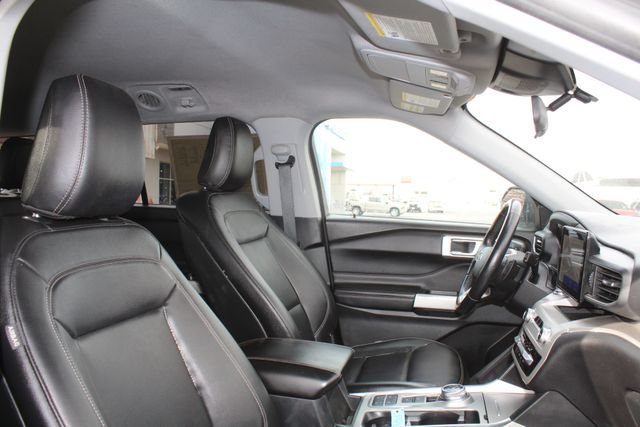 Used 2020 Ford Explorer XLT w/ Equipment Group 202A RWD image 17