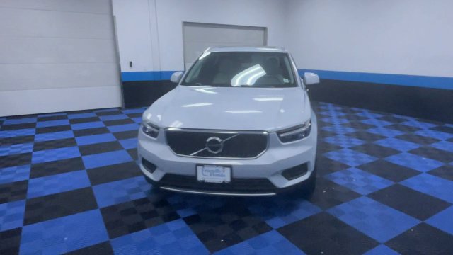 Used 2022 Volvo XC40 T5 Momentum AWD/4WD image 3