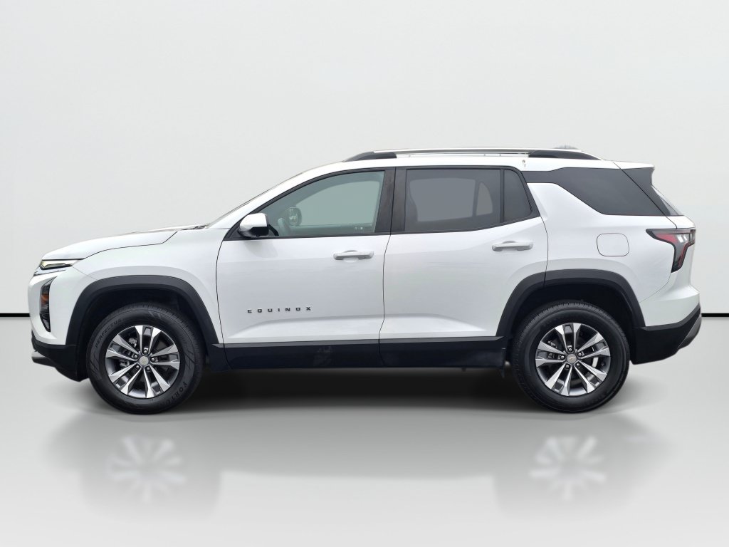 Used 2025 Chevrolet Equinox LT w/ Convenience Package II FWD image 2