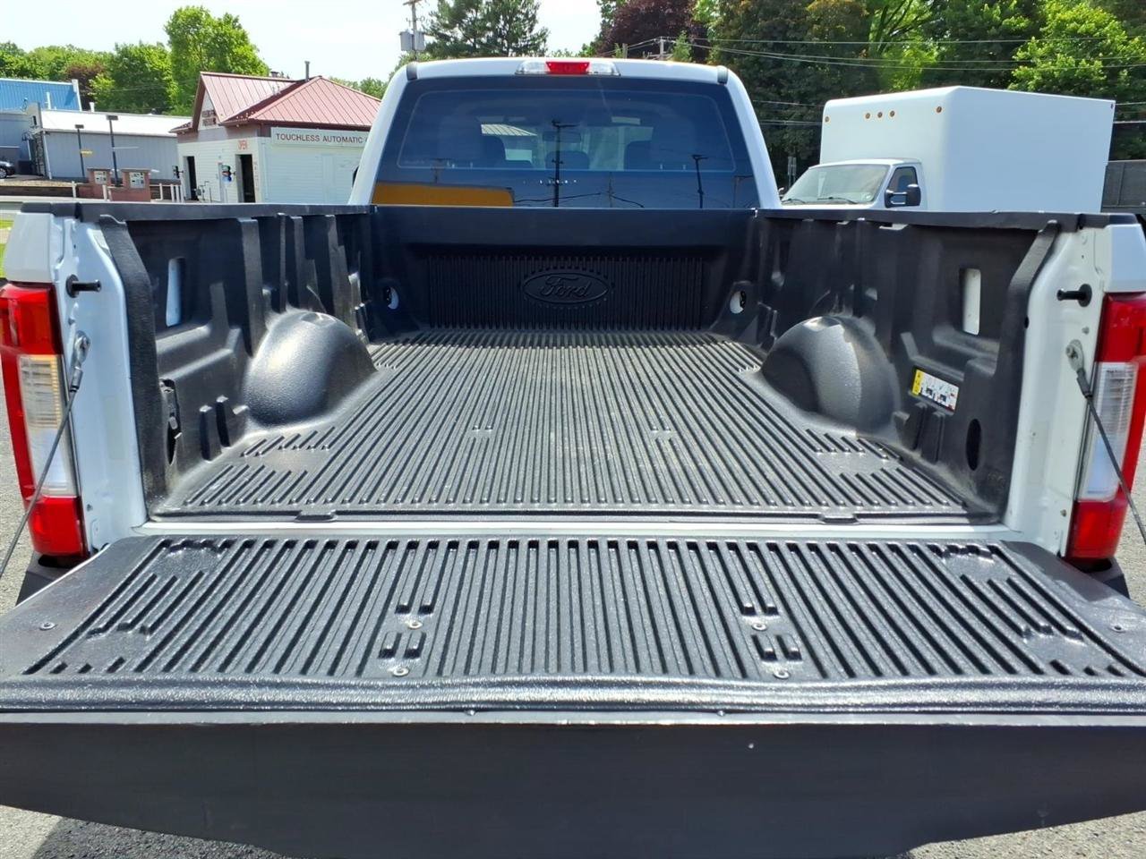 Used 2018 Ford F250 XL w/ Power Equipment Group AWD/4WD image 9
