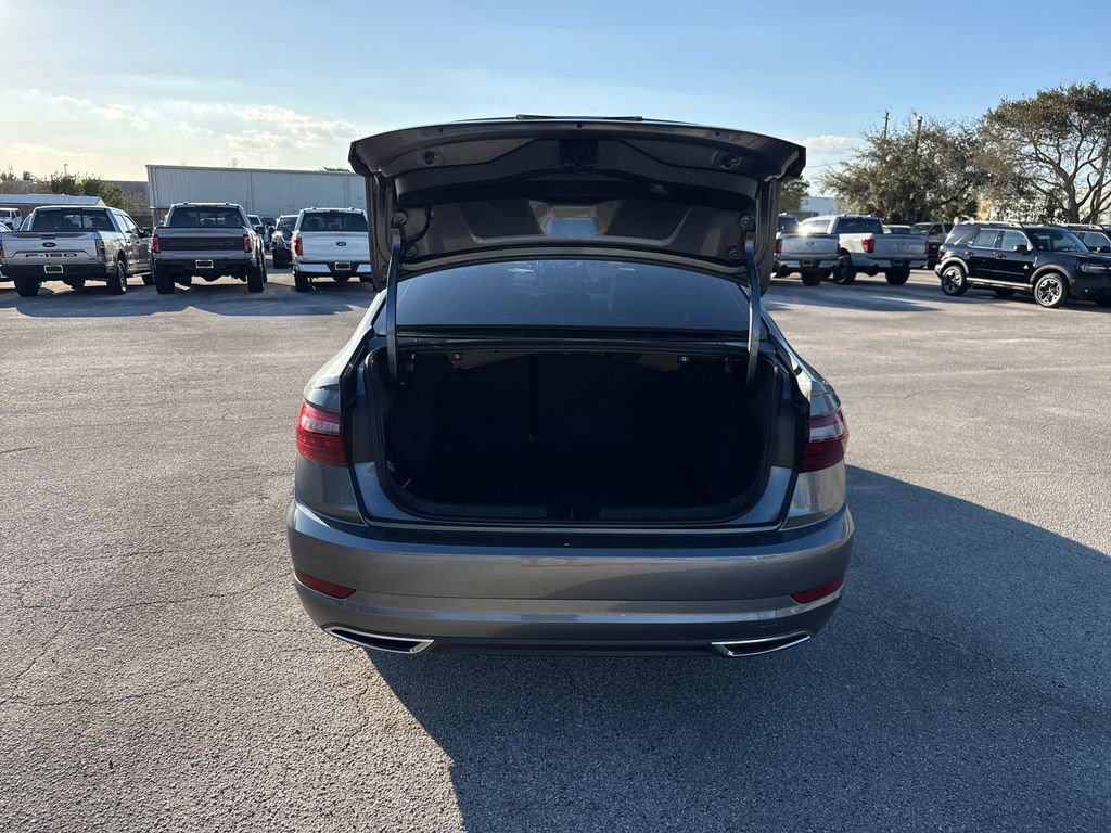 Used 2020 Volkswagen Jetta SEL Premium image 27