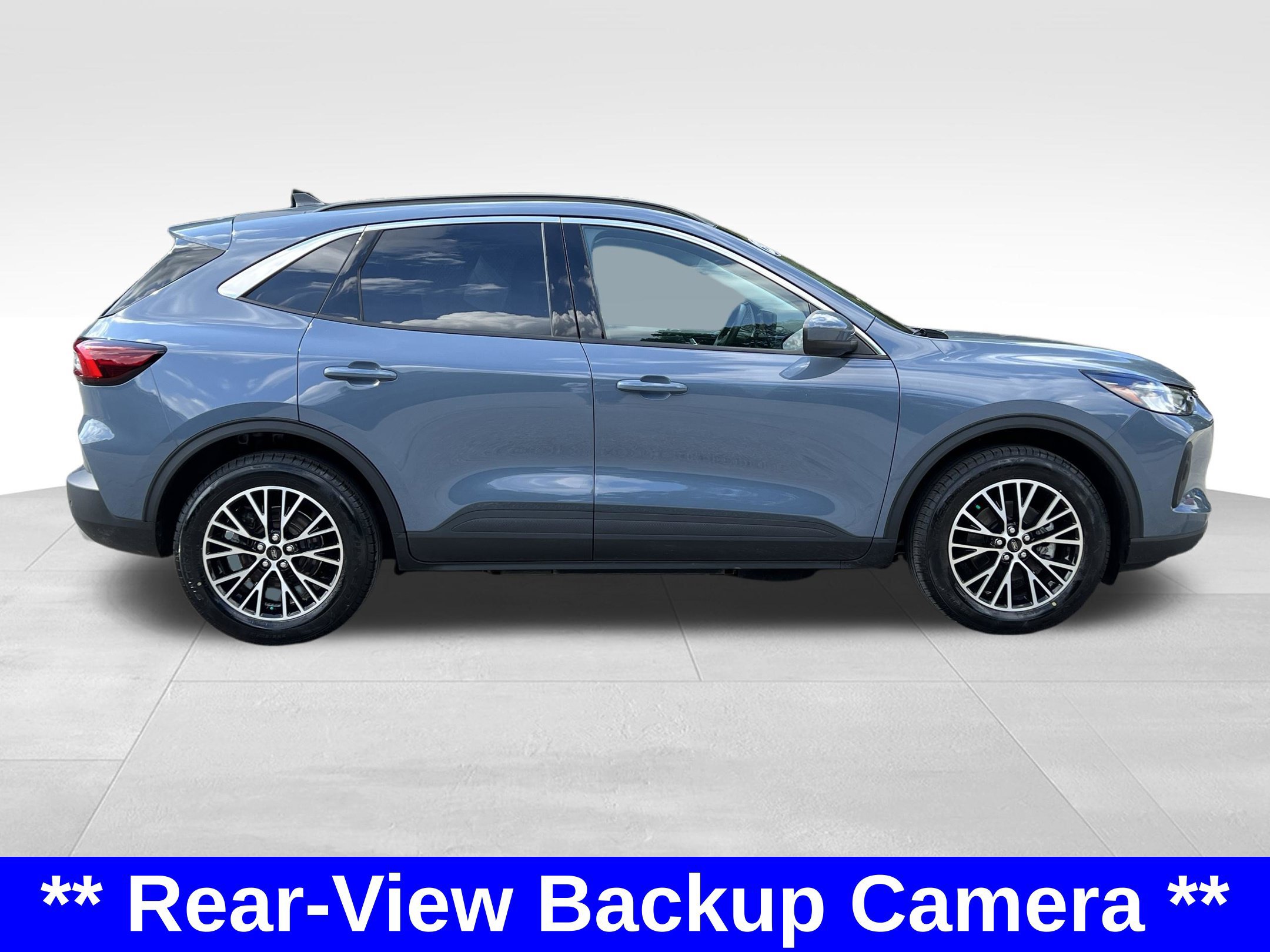 Used 2023 Ford Escape SE FWD image 5