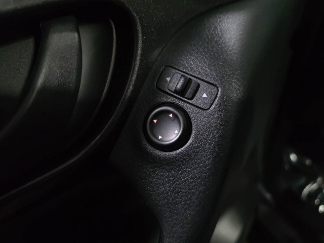 Used 2020 Nissan Rogue S image 28