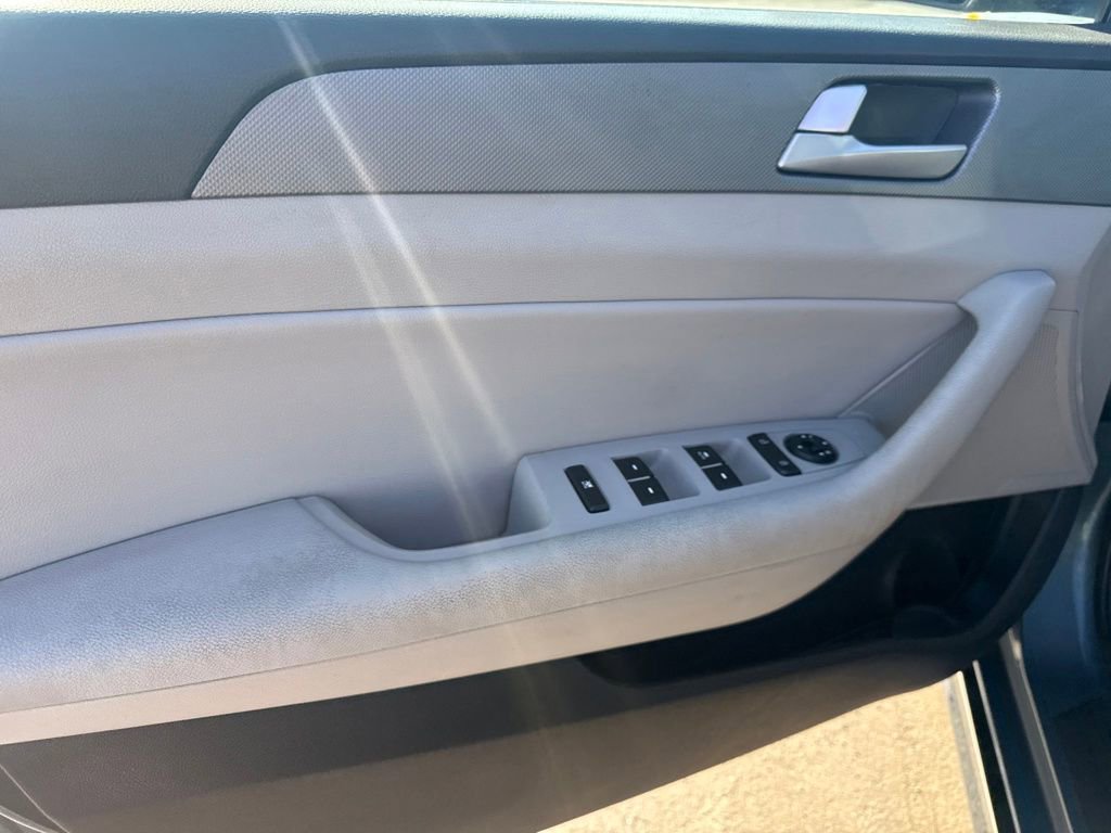 Used 2016 Hyundai Sonata SE image 11