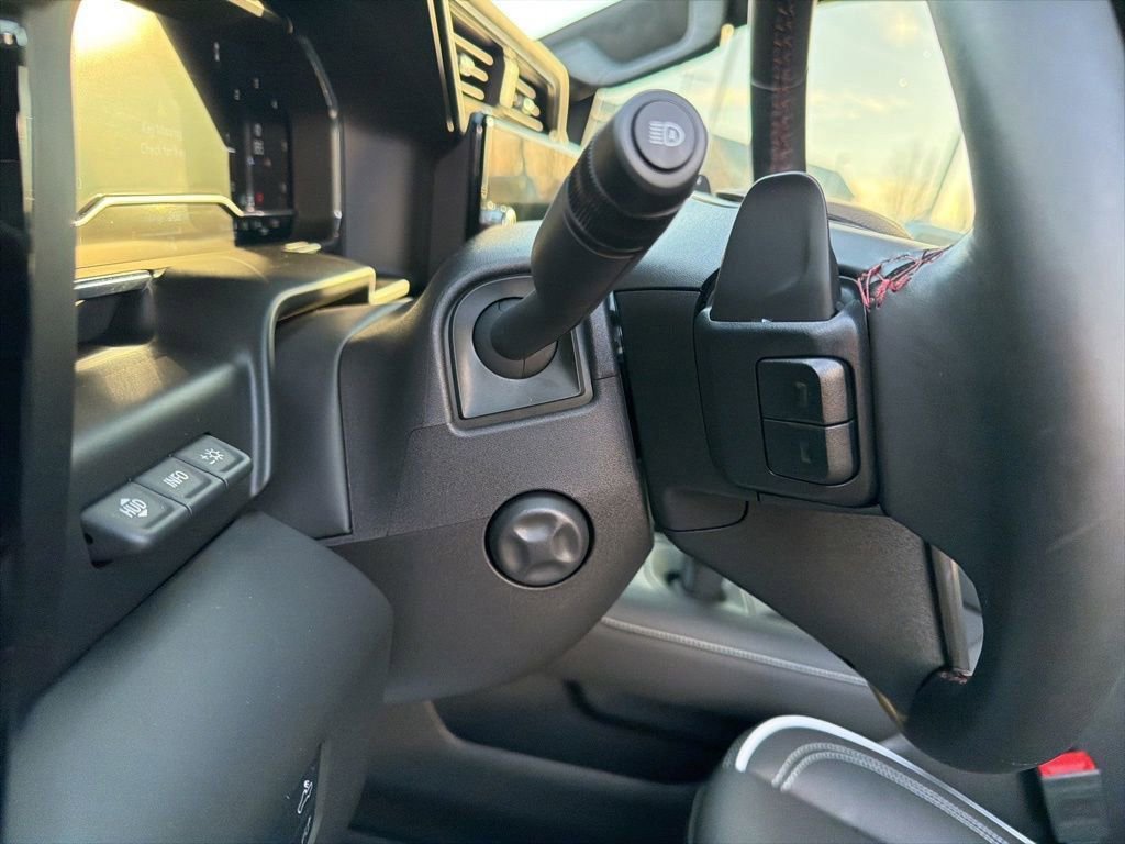 Used 2025 GMC Sierra 1500 AT4X image 17