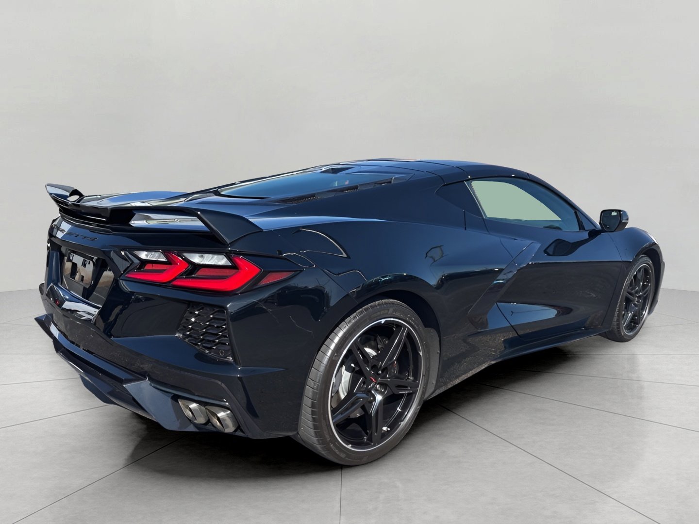 Used 2022 Chevrolet Corvette Stingray Premium Cpe w/ Z51 Performance Package RWD image 4