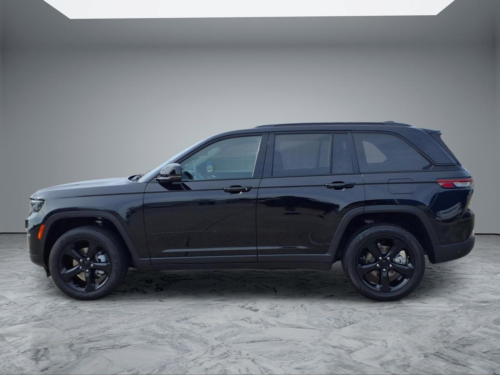 Used 2024 Jeep Grand Cherokee Limited w/ Black Appearance Package RWD image 4