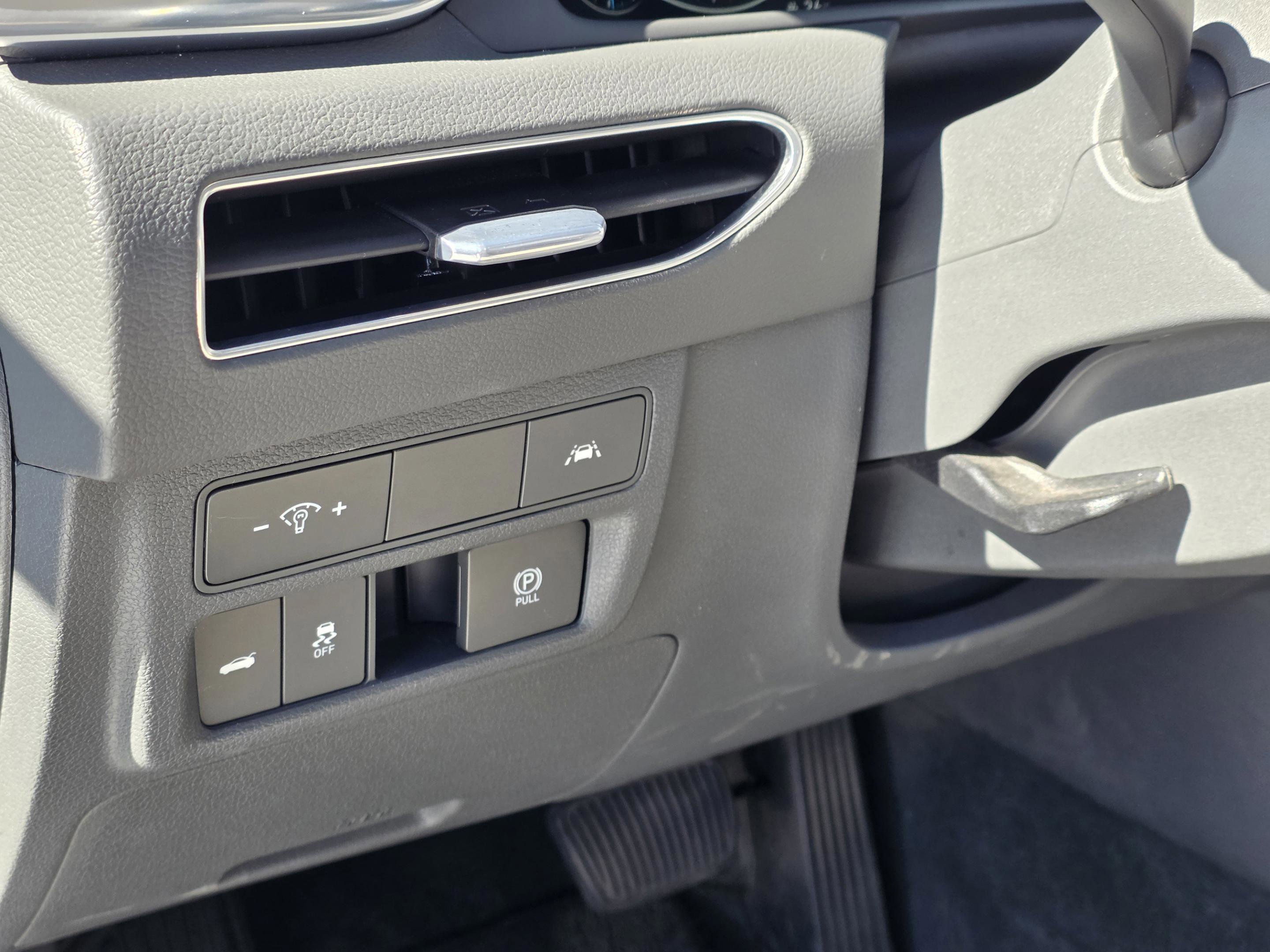 Used 2020 Hyundai Sonata SEL w/ Premium Package image 16