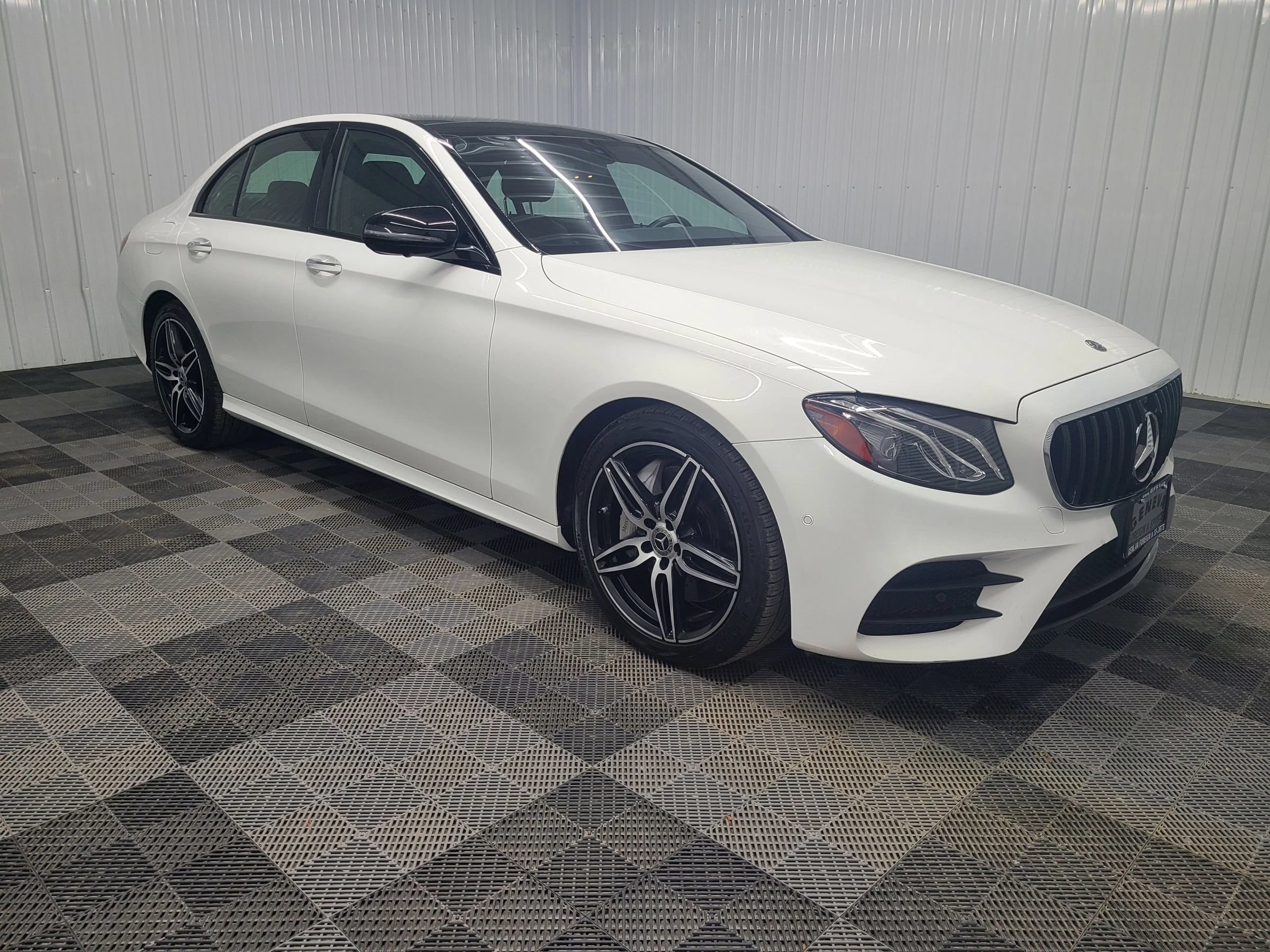 Used 2019 Mercedes-Benz E 300 4MATIC w/ Premium 1 Package image 4