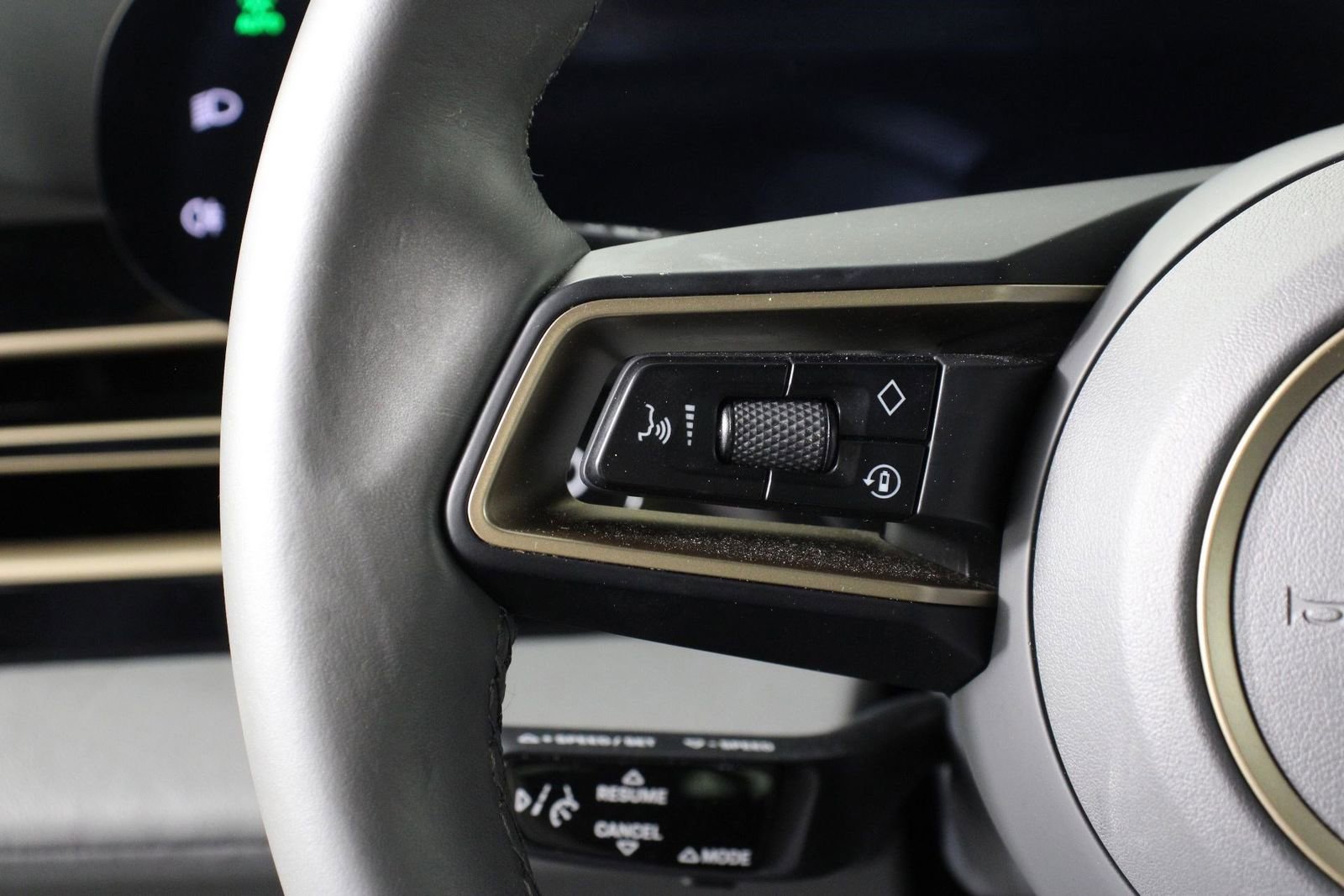 Certified 2023 Porsche Taycan image 14